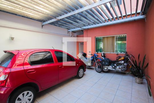 Garagem de casa à venda com 3 quartos, 160m² em Jardim Patente Novo, São Paulo
