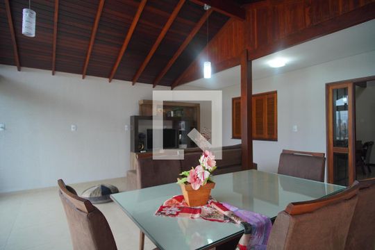 Sala de casa à venda com 3 quartos, 250m² em Rincão, Novo Hamburgo