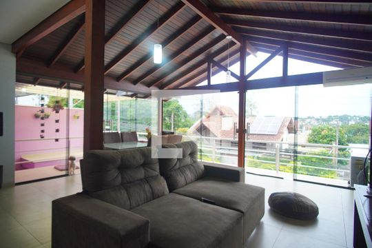 Casa à venda com 3 quartos, 250m² em Rincão, Novo Hamburgo
