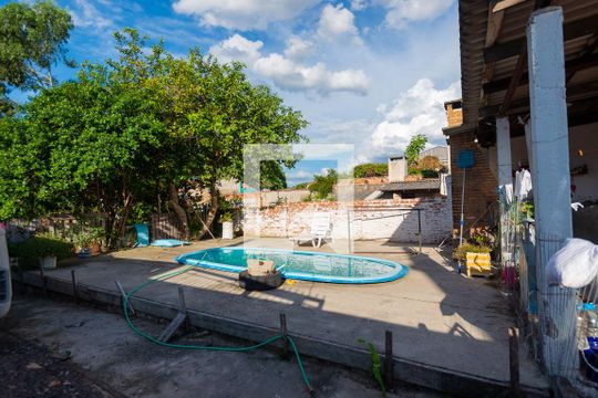 Área Externa de casa à venda com 2 quartos, 200m² em Vila Joao Pessoa, Porto Alegre