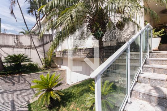 Fachada de casa à venda com 4 quartos, 430m² em Jardim Textil, São Paulo