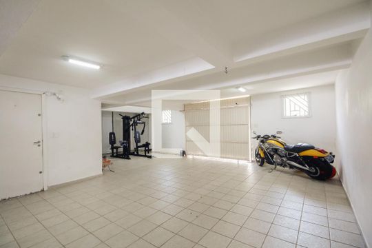 Garagem de casa à venda com 4 quartos, 430m² em Jardim Textil, São Paulo