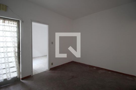 Casa para alugar com 2 quartos, 15m² em Vila Leao, Sorocaba