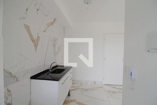 Cozinha  de apartamento à venda com 2 quartos, 41m² em Parque Arariba, São Paulo