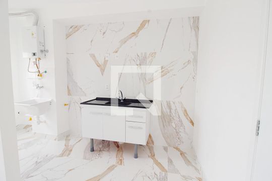 Cozinha  de apartamento à venda com 2 quartos, 41m² em Parque Arariba, São Paulo