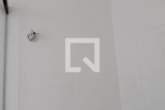 Banheiro  de apartamento à venda com 2 quartos, 41m² em Parque Arariba, São Paulo