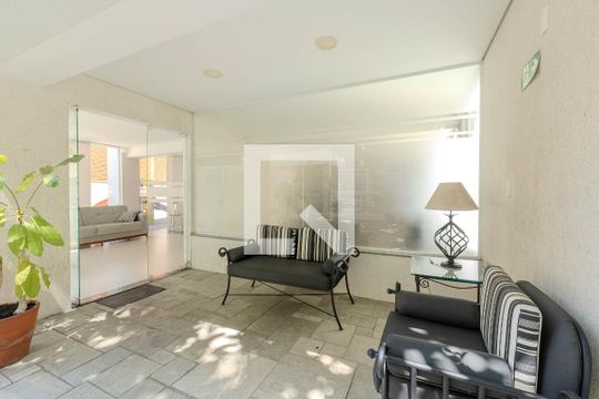 Hall de entrada de apartamento à venda com 3 quartos, 110m² em Bela Vista, São Paulo
