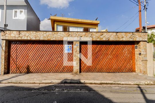Fachada de casa para alugar com 3 quartos, 326m² em Vila Harmonia, Guarulhos