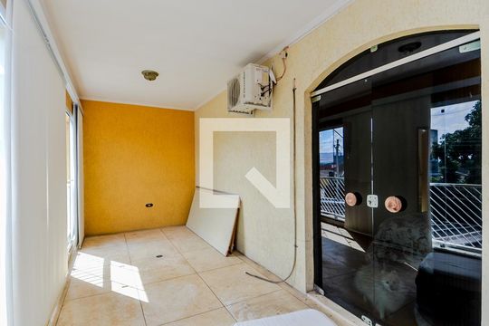 Varanda da Suíte 1 de casa para alugar com 3 quartos, 326m² em Vila Harmonia, Guarulhos