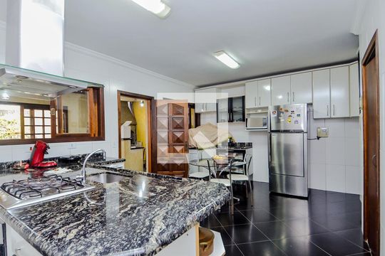 Cozinha de casa para alugar com 3 quartos, 326m² em Vila Harmonia, Guarulhos