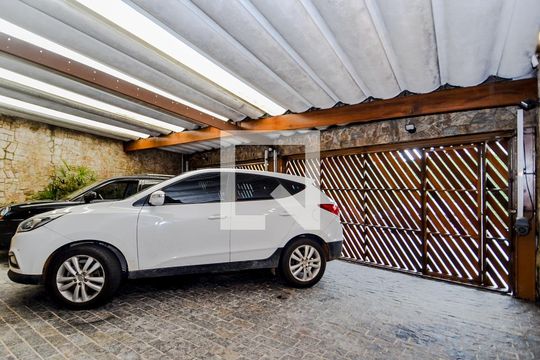 Garagem de casa para alugar com 3 quartos, 326m² em Vila Harmonia, Guarulhos