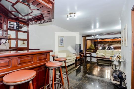 Sala de casa para alugar com 3 quartos, 326m² em Vila Harmonia, Guarulhos