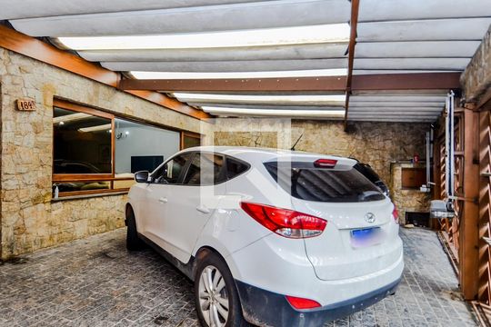 Garagem de casa para alugar com 3 quartos, 326m² em Vila Harmonia, Guarulhos