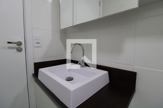 Pia do banheiro de apartamento para alugar com 2 quartos, 35m² em Jardim Prudência, São Paulo