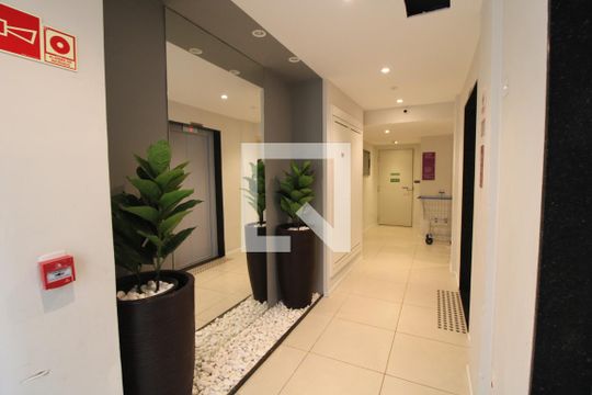 Hall de apartamento para alugar com 2 quartos, 35m² em Jardim Prudência, São Paulo