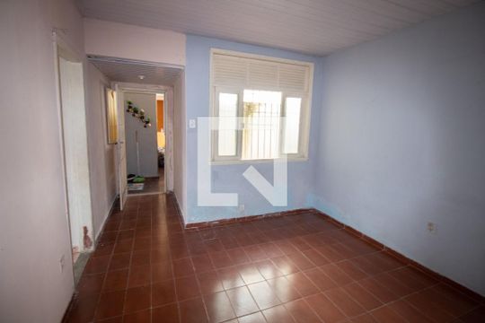 Apartamento para alugar com 2 quartos, 70m² em Circular, Duque de Caxias