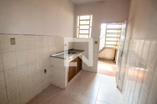 Cozinha de apartamento para alugar com 2 quartos, 70m² em Circular, Duque de Caxias