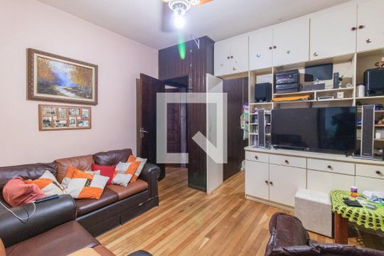 Casa à venda com 2 quartos, 390m² em Vila Nova, Porto Alegre