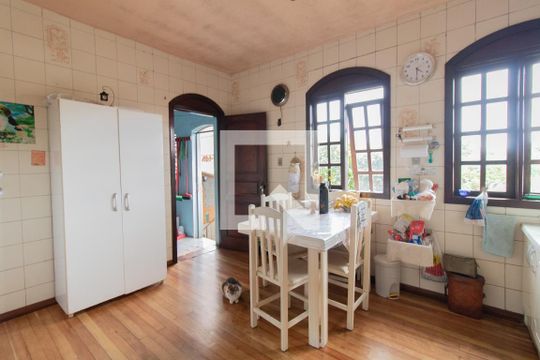 Cozinha de casa à venda com 2 quartos, 390m² em Vila Nova, Porto Alegre