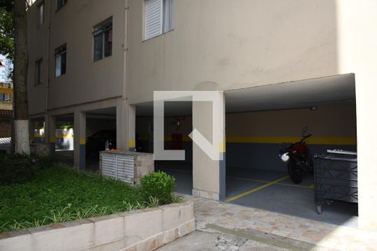 Garagem de apartamento à venda com 2 quartos, 60m² em Vila Inglesa, São Paulo