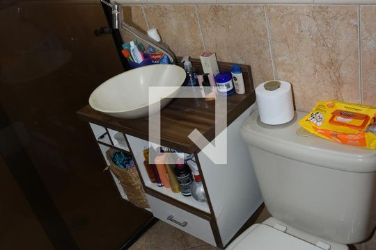 Banheiro de apartamento à venda com 2 quartos, 60m² em Vila Inglesa, São Paulo