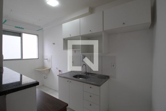Cozinha de apartamento para alugar com 2 quartos, 45m² em Vosoroca, Sorocaba