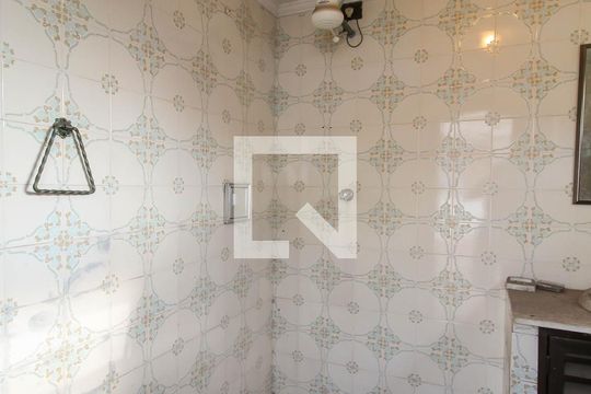 Banheiro de serviço 2 de casa para alugar com 5 quartos, 750m² em Mooca, São Paulo