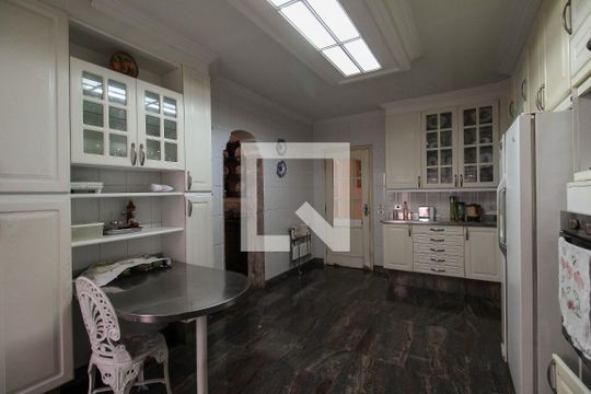 Cozinha de casa para alugar com 5 quartos, 750m² em Mooca, São Paulo