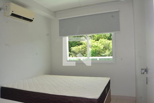 Quarto 1 de apartamento para alugar com 2 quartos, 80m² em Alphaville I, Salvador