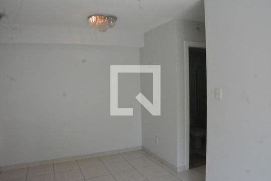Sala com varanda de apartamento para alugar com 2 quartos, 80m² em Alphaville I, Salvador