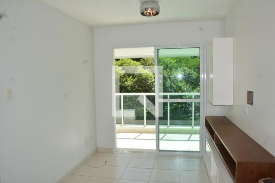 Sala com varanda de apartamento para alugar com 2 quartos, 80m² em Alphaville I, Salvador