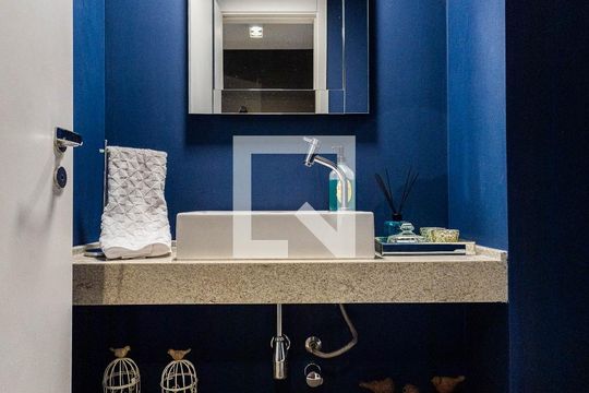 Lavabo de apartamento à venda com 3 quartos, 121m² em Pinheiros, São Paulo