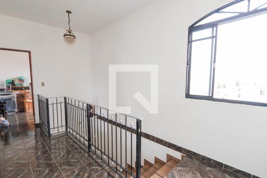 Hall social de casa à venda com 3 quartos, 202m² em Vila Barbosa, São Paulo