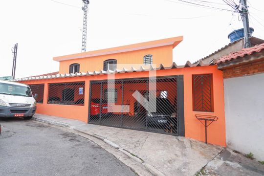 Fachada de casa à venda com 3 quartos, 202m² em Vila Barbosa, São Paulo