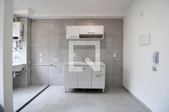 Cozinha de apartamento para alugar com 1 quarto, 30m² em Várzea da Barra Funda, São Paulo