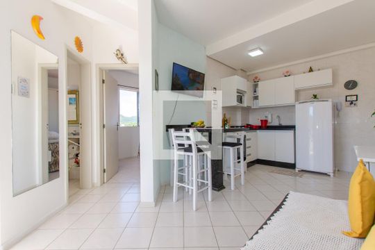 Apartamento para alugar com 1 quarto, 45m² em Cachoeira do Bom Jesus, Florianópolis