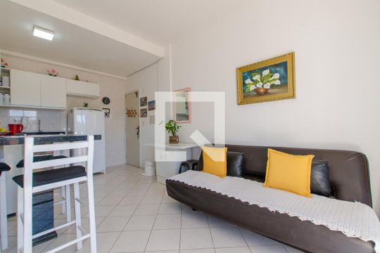 Sala de apartamento para alugar com 1 quarto, 45m² em Cachoeira do Bom Jesus, Florianópolis