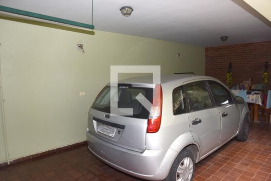 Garagem de casa à venda com 3 quartos, 150m² em Jardim Consórcio, São Paulo