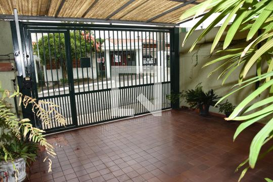 Garagem de casa à venda com 3 quartos, 150m² em Jardim Consórcio, São Paulo