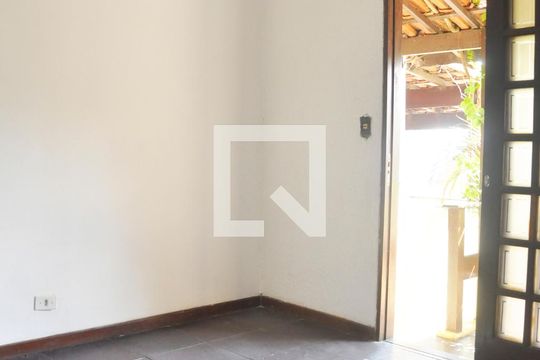Sala de casa para alugar com 2 quartos, 130m² em Jardim Peri, São Paulo