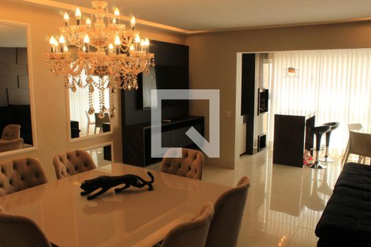 Apartamento para alugar com 3 quartos, 115m² em Jardim Karaíba, Uberlândia