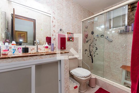 Banheiro de apartamento à venda com 2 quartos, 90m² em Fonseca, Niterói