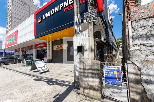Entrada de apartamento à venda com 2 quartos, 90m² em Fonseca, Niterói