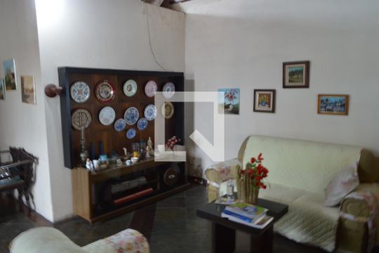 Sala de casa à venda com 3 quartos, 600m² em Taquara, Rio de Janeiro