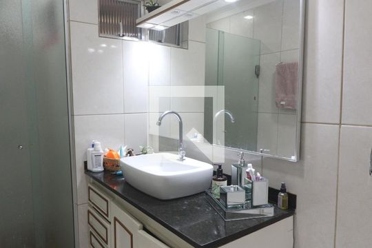 Banheiro  de apartamento à venda com 2 quartos, 60m² em Limão, São Paulo