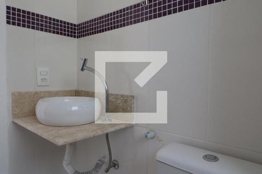 Banheiro de apartamento para alugar com 2 quartos, 50m² em Nova Cidade, São Gonçalo
