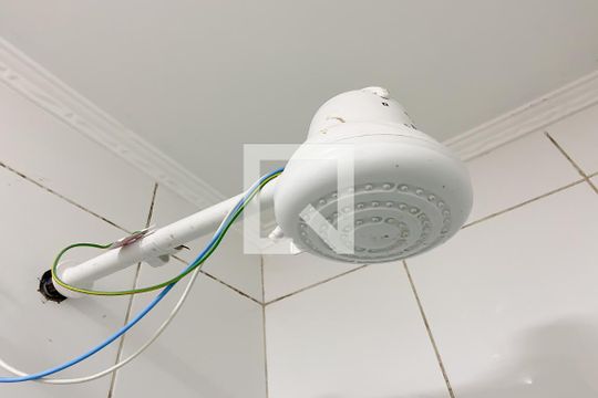 Banheiro de apartamento à venda com 2 quartos, 60m² em Umuarama, Osasco