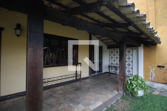 Varanda de casa à venda com 4 quartos, 640m² em Trevo, Belo Horizonte