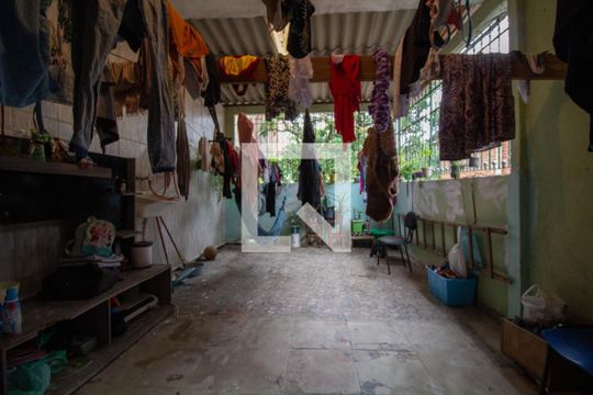Quintal de casa para alugar com 2 quartos, 512m² em Limoeiro, São Paulo