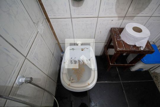 Banheiro de casa para alugar com 2 quartos, 512m² em Limoeiro, São Paulo